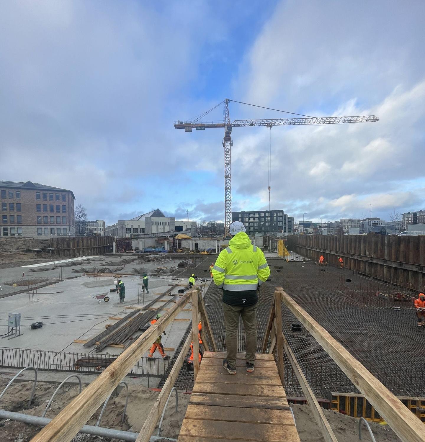 Construction works of the Uus-veerenni underground parking lot