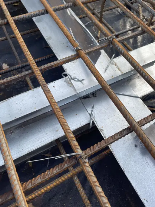 WPM® Crack Inducing Waterstop in the floor slab construction WPM® Crack Inducing Waterstop in the floor slab construction