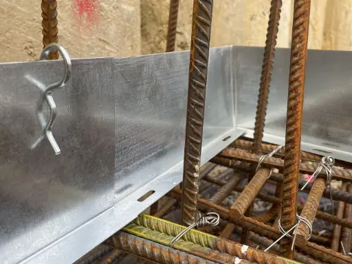 WPM® Metal Sheet Waterstop 125L before the concrete cast. WPM® Metal Sheet Waterstop 125L before the concrete cast.