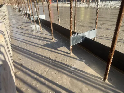 WPM® Metal Sheet Waterstop 125R during the concrete cast. WPM® Metal Sheet Waterstop 125R during the concrete cast.
